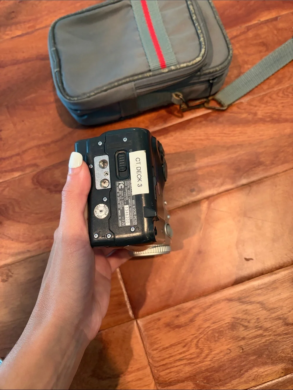 2002 Sony DCR-PC101 MiniDV Handy-Cam Digital Camcorder